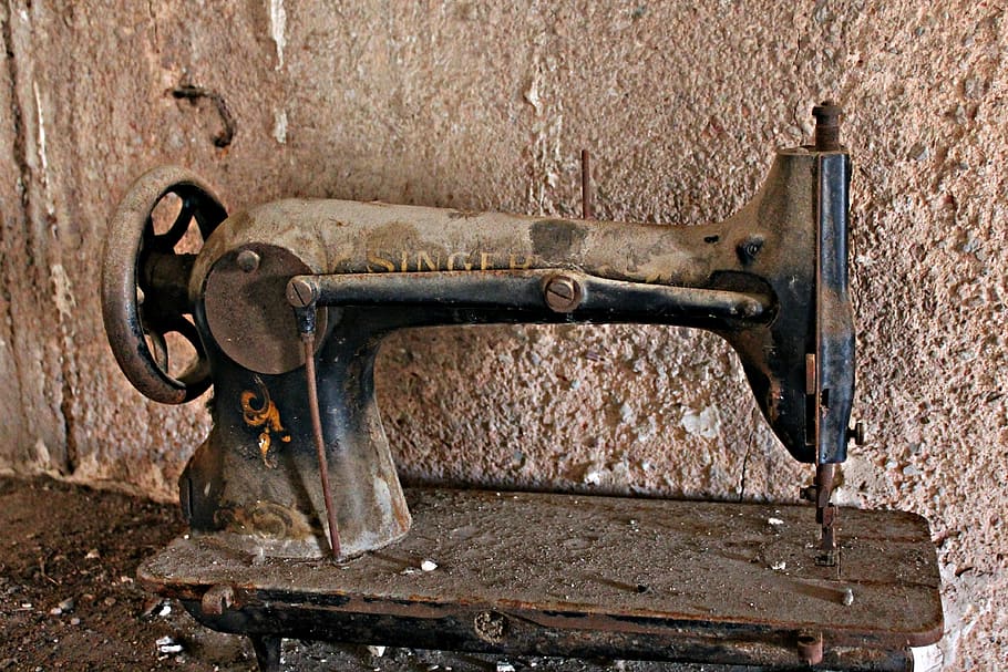 sewing machine, old, oblivion, dirty, attic, stitches, memory HD wallpaper