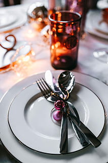 Christmas table decorations, table set, pink, holiday, glamour HD wallpaper