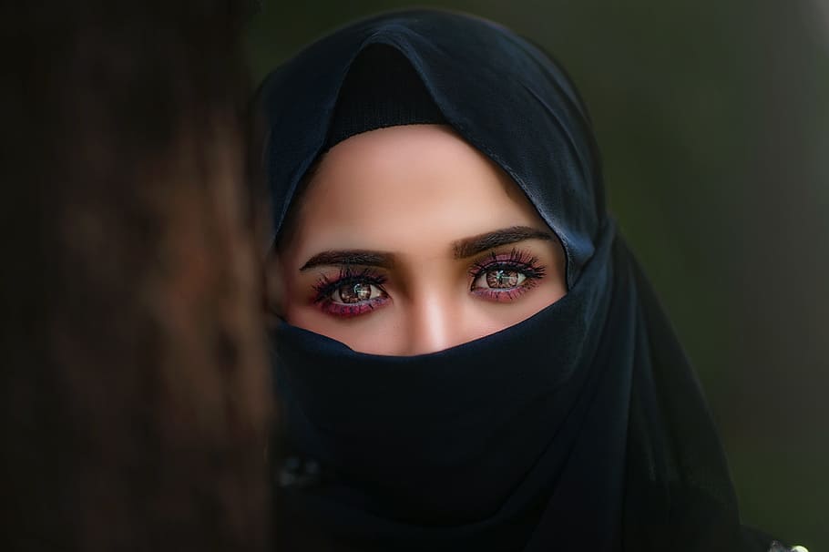 woman in black hiqab viel in shallow focus photography, hijab, HD wallpaper