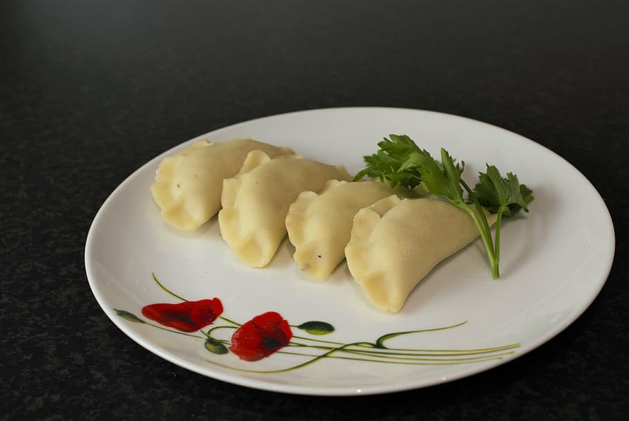 cooked food on palte, dumplings, dish, cake, eating, plate HD wallpaper