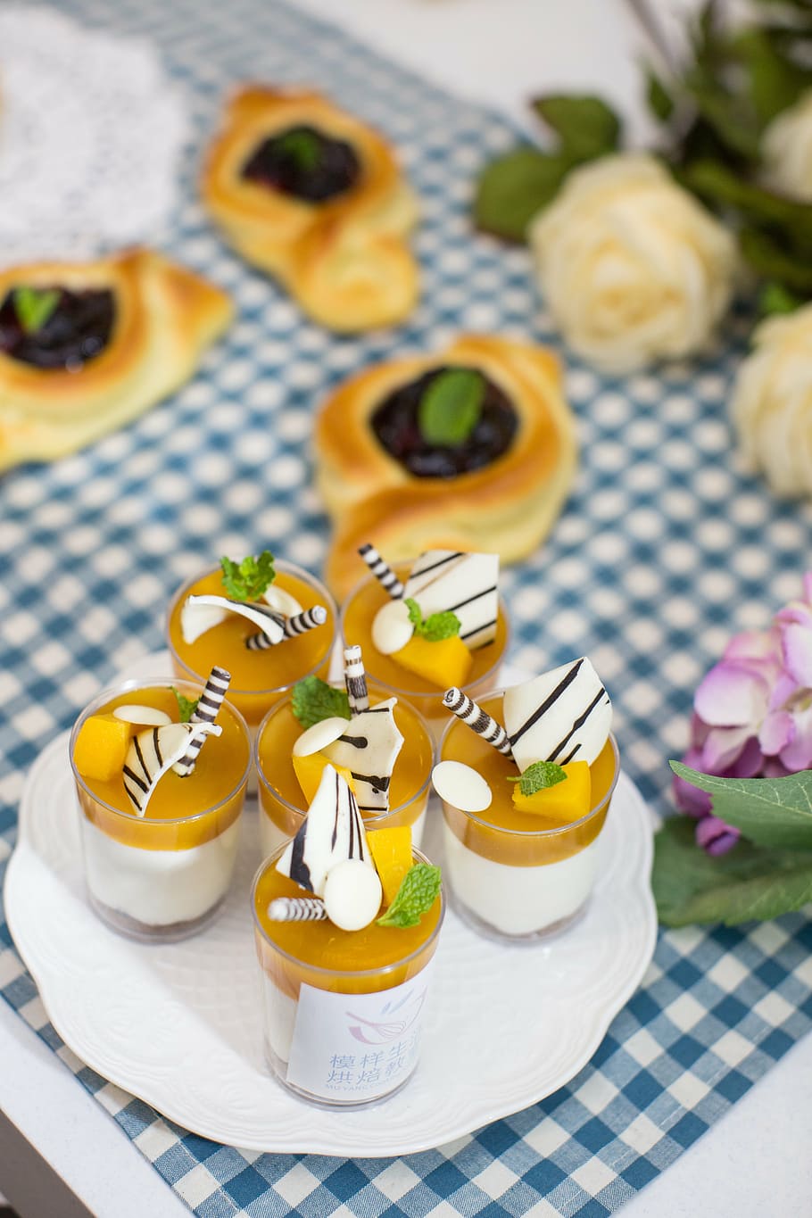 cake, dessert, baking, delicious, gourmet, food, table, food and drink HD wallpaper