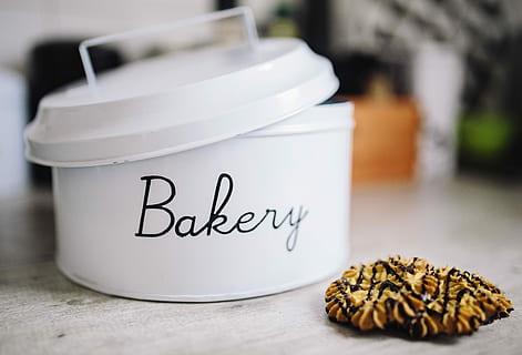Cookie tin box, cookies, biscuits, container, sweets, bakery HD wallpaper