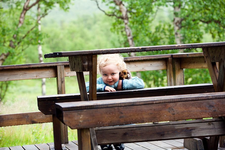 innocence, child, curious, under the table, cache, games child
