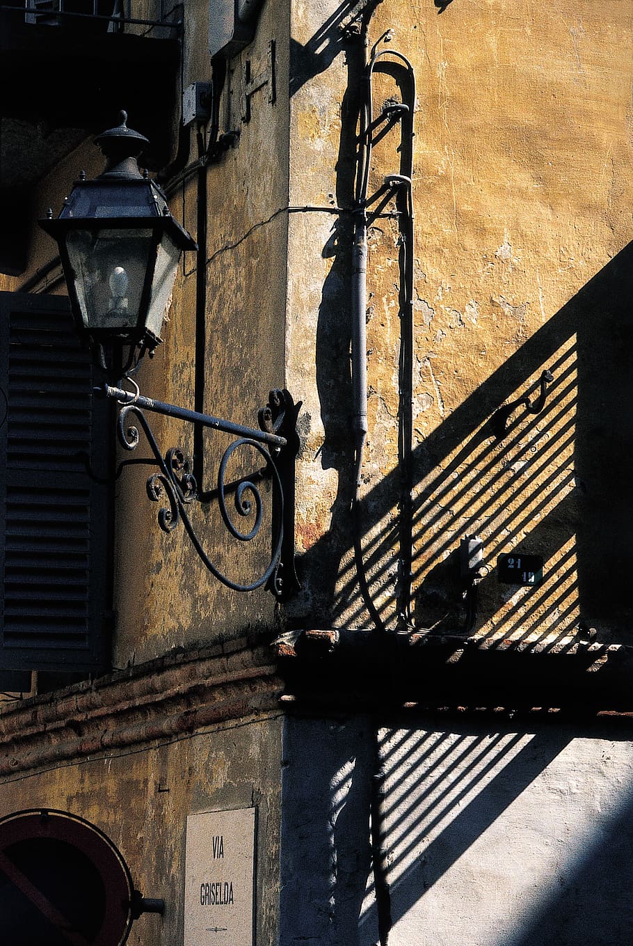 lantern, shutter, shadow, drop shadow, facade, home, building HD wallpaper
