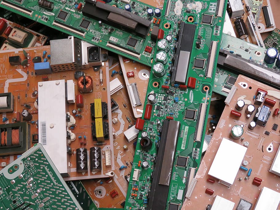 brown and green circuit board lot, Trash, Electronic, Plates HD wallpaper