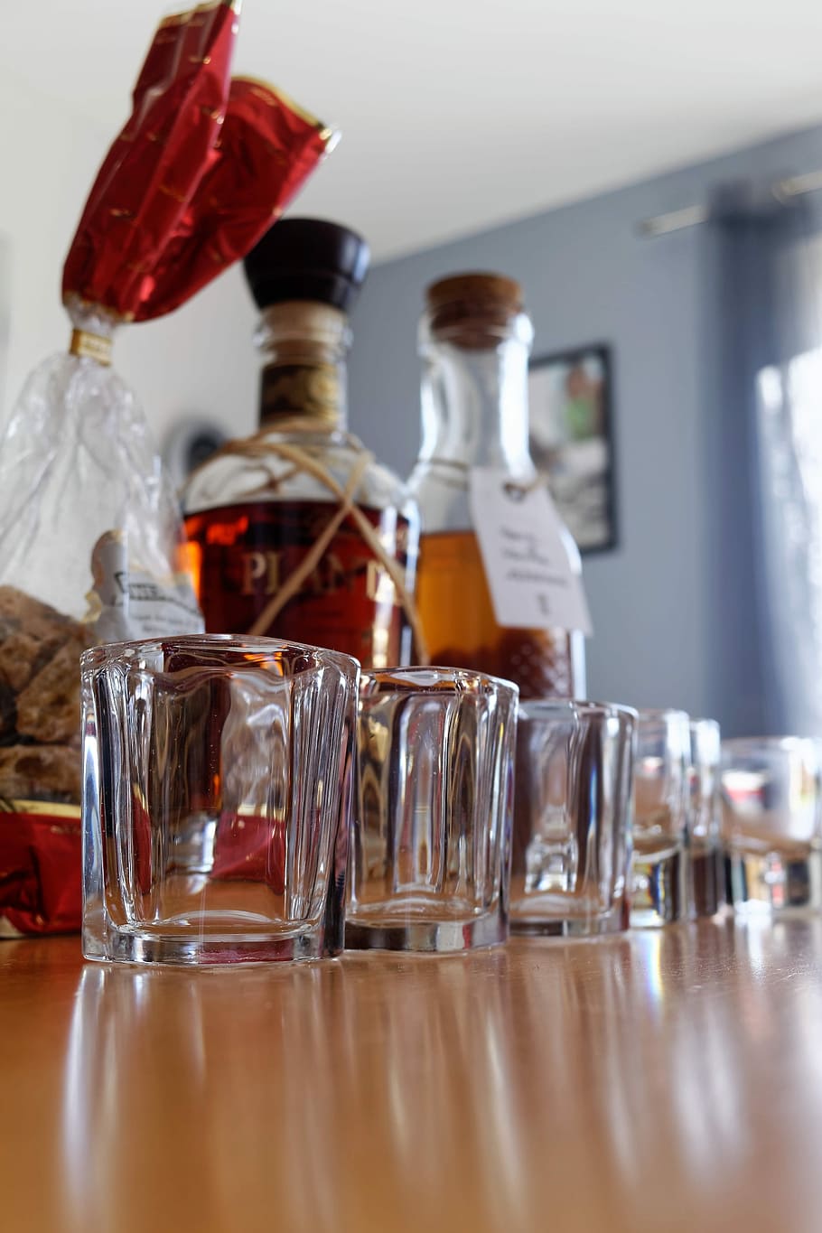 Rum, Gingerbread, Biscuit, Glasses, shooting, bottle, indoors HD wallpaper