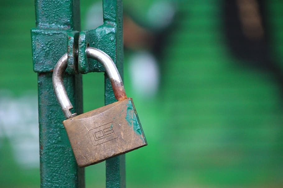 Gateway, by wlodek, green, padlock, security, safety, metal HD wallpaper