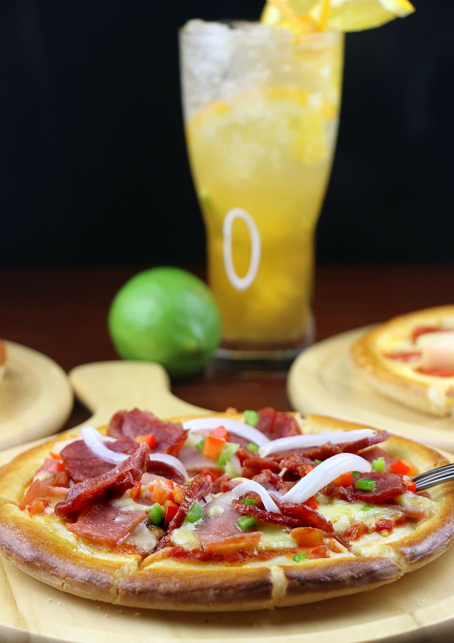 pizza, western, baking, food, cheese, tomato, meal, gourmet HD wallpaper
