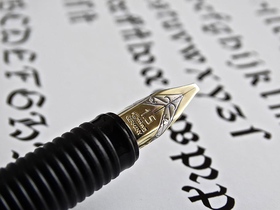 Black and Gold Pen, art, blur, brand, calligraphy, close-up, etched metal, HD wallpaper