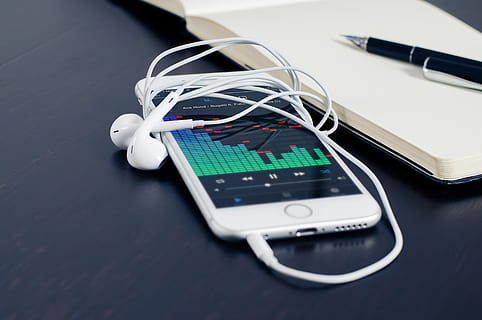 turn-on music player with plug-in EarPods, mobile, phone, iphone HD wallpaper