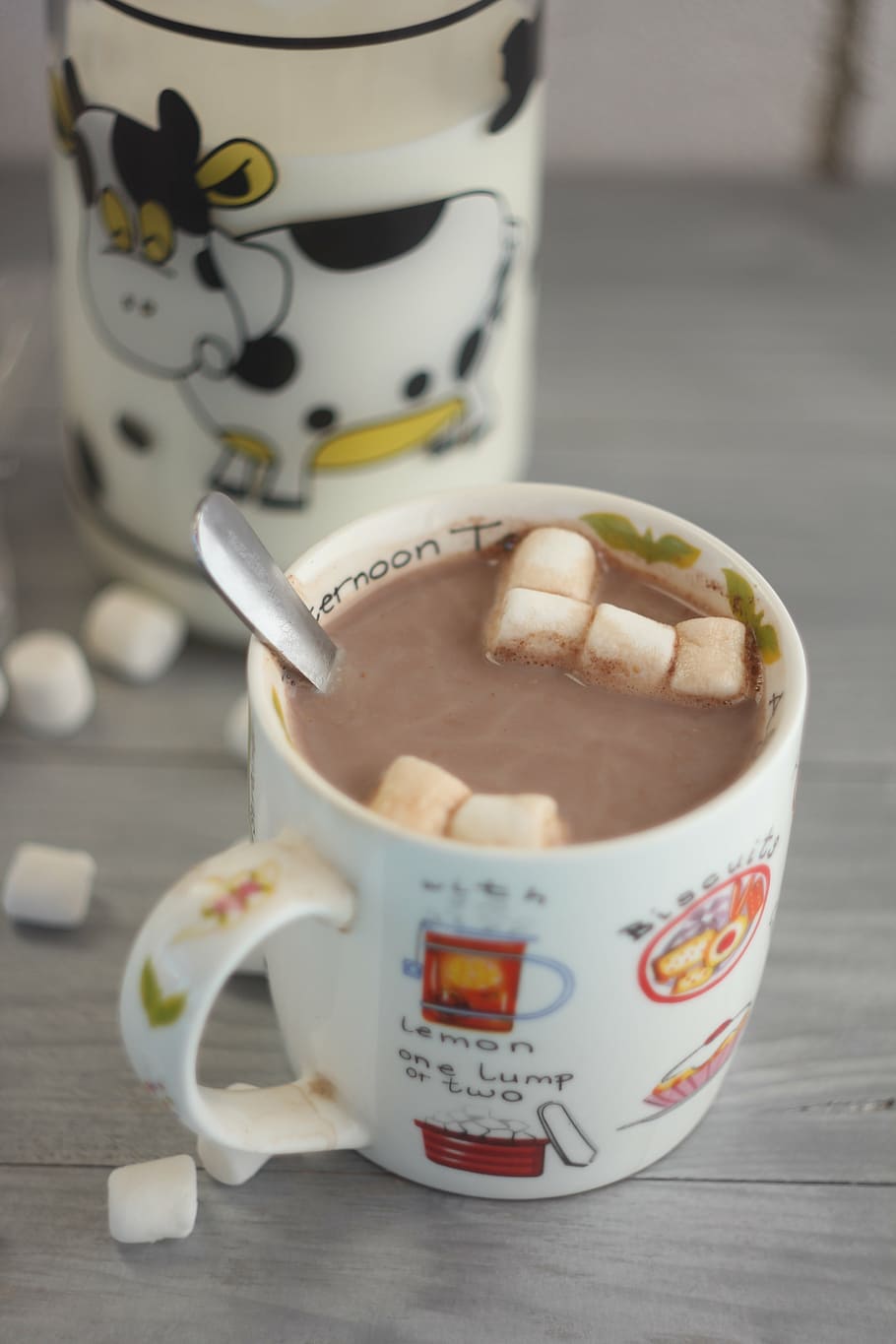 chocolate drink with marshmallows in white ceramic mug, cocoa HD wallpaper