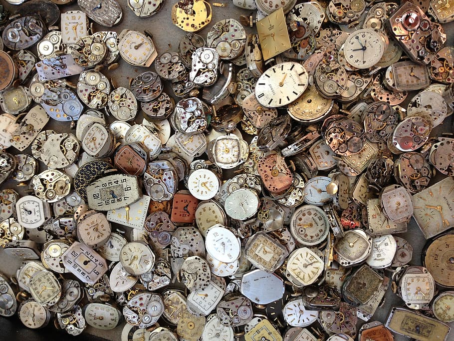 vintage brown and white watch lot, analog clock lot, close up HD wallpaper