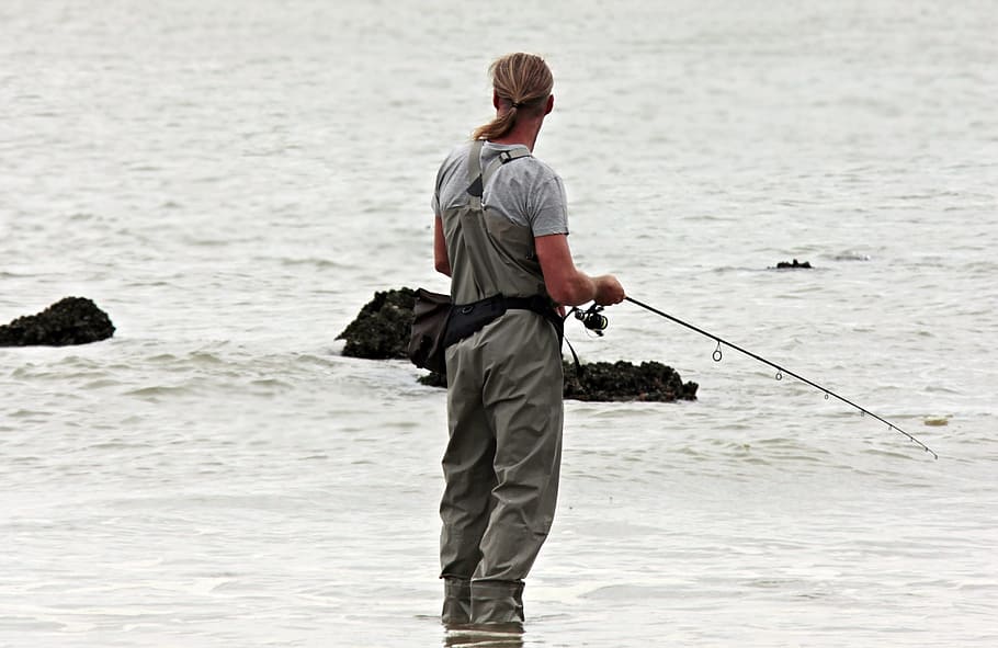 man holding fishing rod, angler, north sea, waters, fischer, beach, HD wallpaper