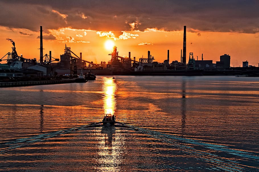 landscape photograph of boat sailing thru sea, sunset, japan HD wallpaper