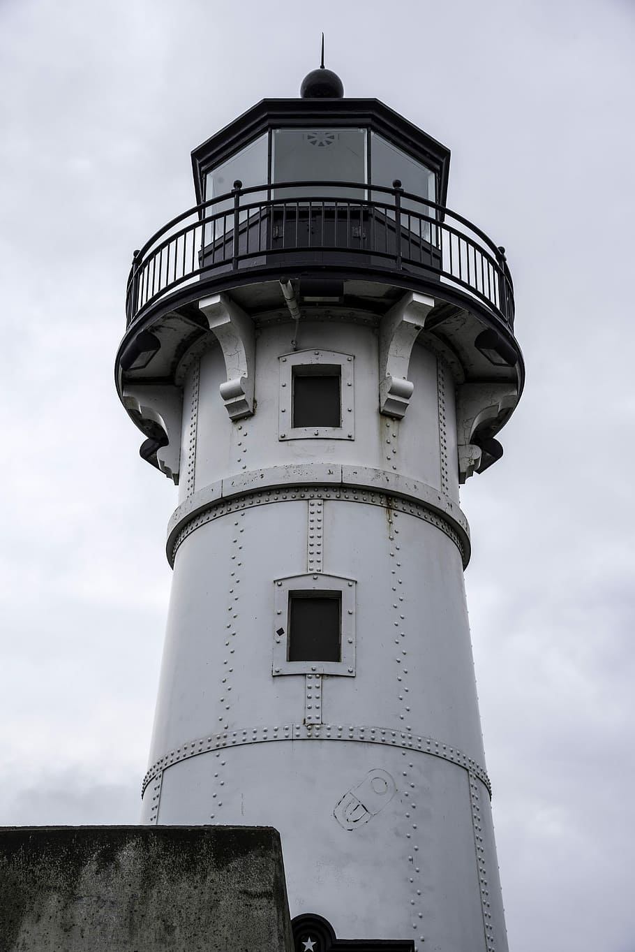 Closeup of the lighthouse in Duluth, Minnesota, building, photos HD wallpaper