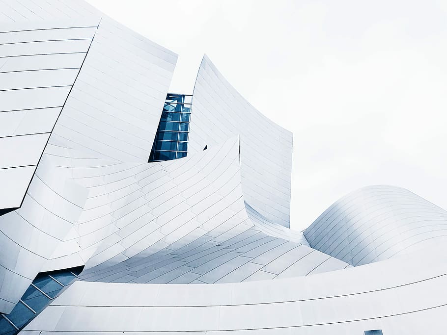 gray building with white backdrop, architectural photography of white infrastructure HD wallpaper