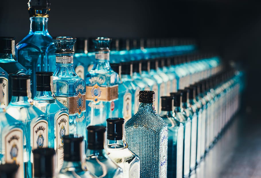 shallow focus photography of bottles, liquor bottle lot, gin, HD wallpaper