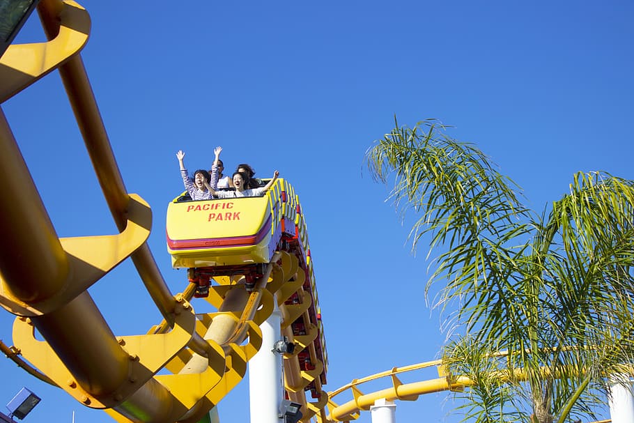 girls riding Pacific Park roller coaster, ride, fun, entertainment HD wallpaper