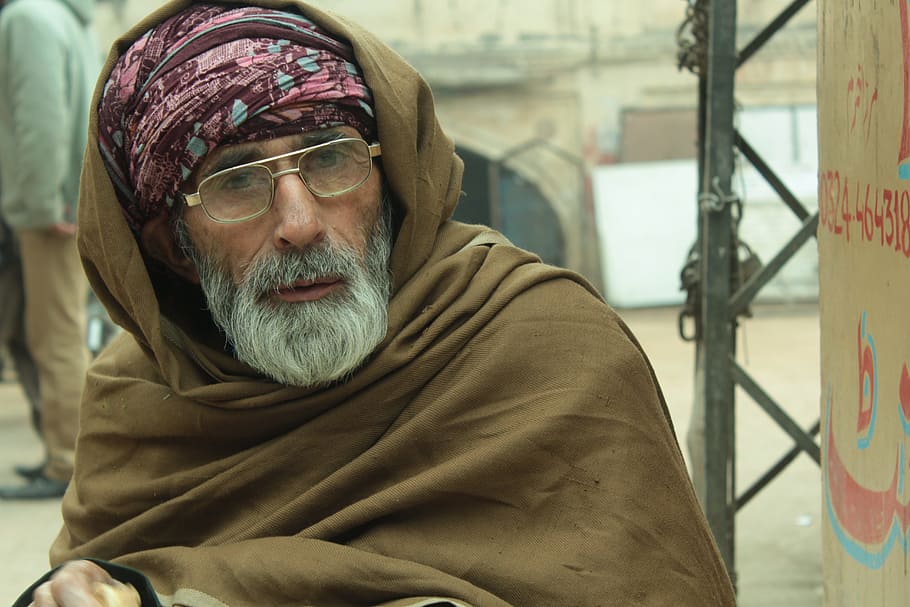 man wearing brown robe, refugee, portrait, old, senior, male HD wallpaper