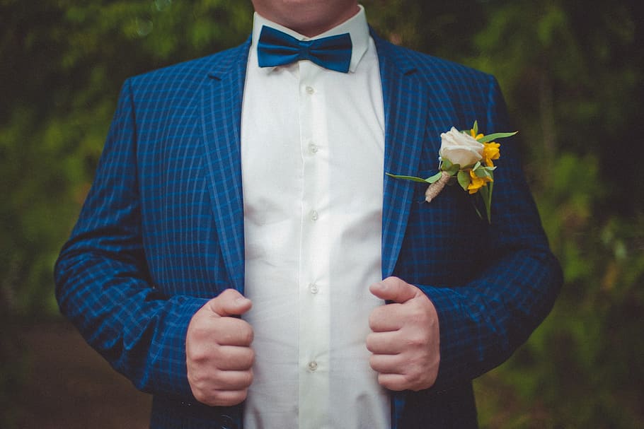 Wedding groom in suit and bow tie, people, men, love, outdoors HD wallpaper