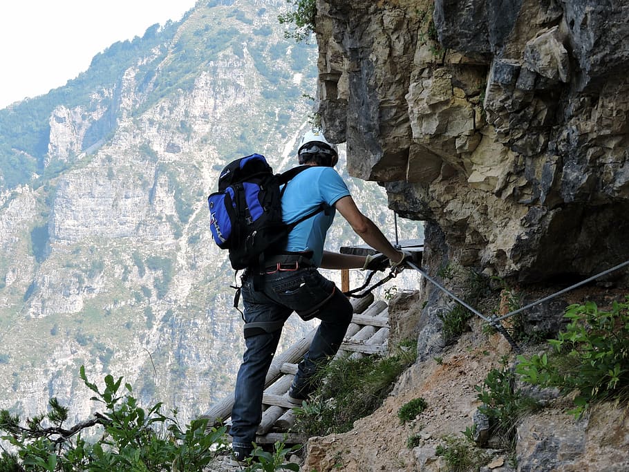 photo of man climbing on rock, mountain, climber, excursion HD wallpaper