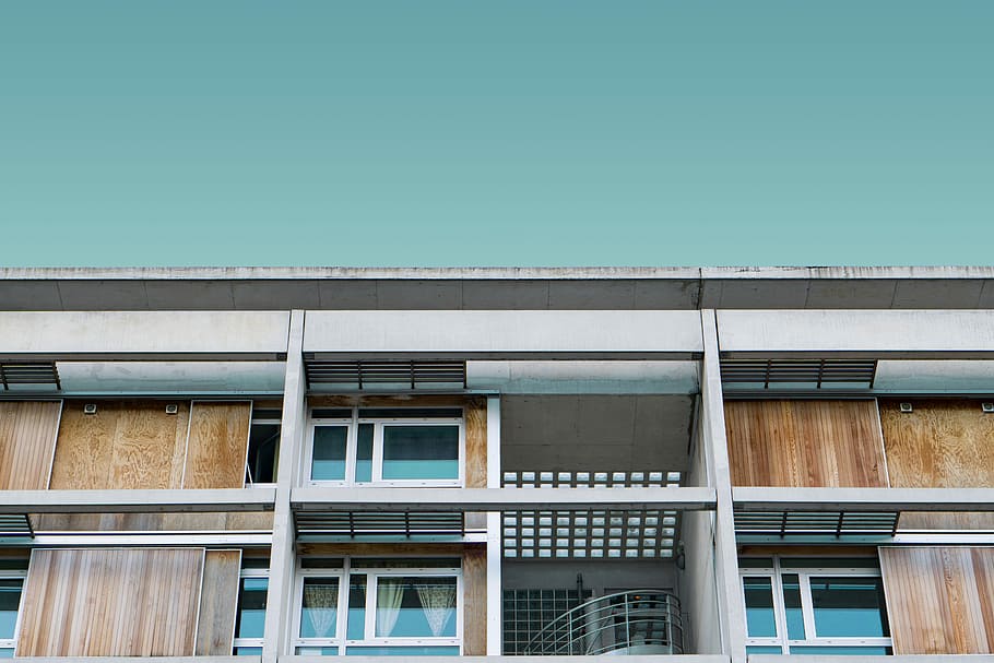 brown and white concrete building, white and brown wooden building HD wallpaper