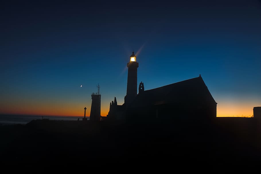 silhouette of lighthouse during orange sunset, silhouette photography of lighthouse HD wallpaper