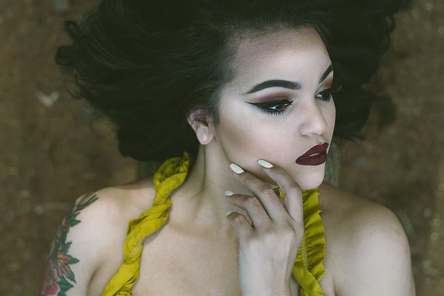 i crave you like a sirens kiss, woman holding her face photo HD wallpaper