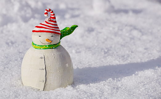 white snowman on snow during daytime, snow man, winter, cold HD wallpaper