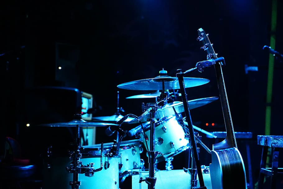 white drum kit, stage, microphone, performance, site, music, stage - Performance Space, HD wallpaper