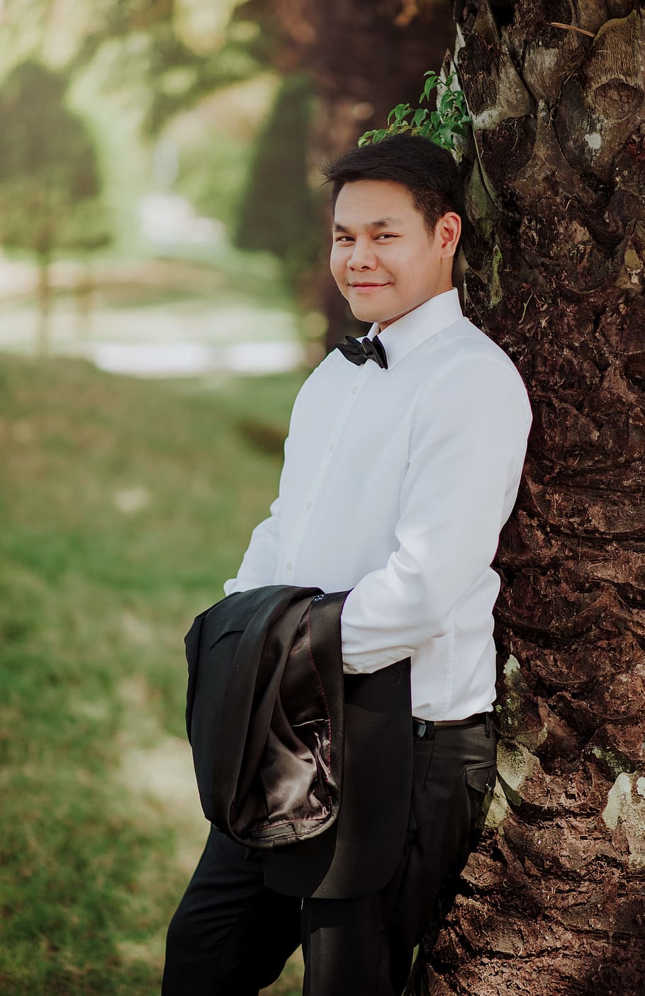 Man Wearing White Dress Shirt Posing for Photo, blur, bow tie HD wallpaper