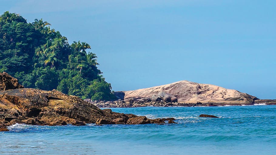 mar, forest, mato, green, sky, blue, rocks, island, stones HD wallpaper