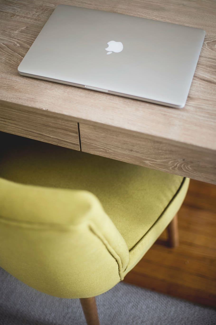 silver MacBook on table, laptop, apple, computer, browser, research HD wallpaper