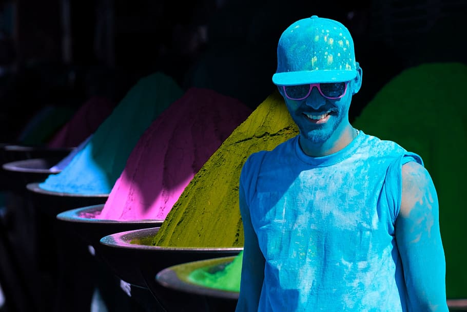 man standing with blue body paints, farbpulver, human, funny HD wallpaper