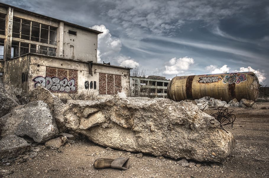 white concrete building in front of rocks, hdr, destroyed area HD wallpaper