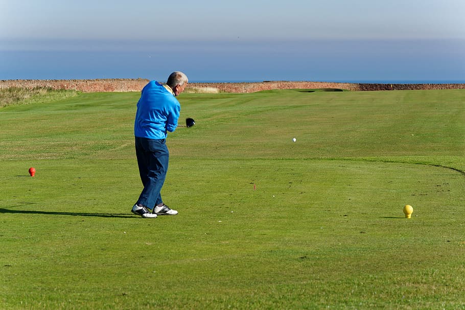 man playing golf, golf swing, golfer, sport, club, ball, golfing, HD wallpaper