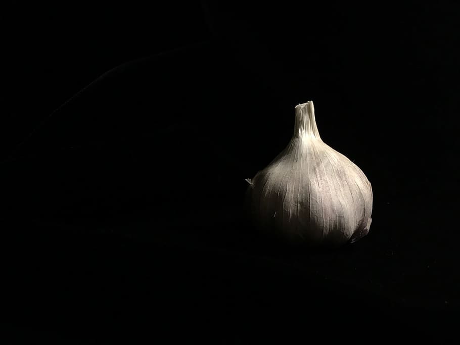 black, low key, garlic, vegetable, drop out black, dark, dramatic HD wallpaper