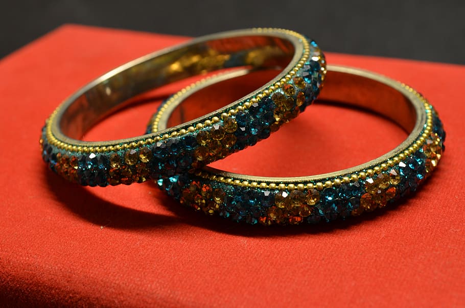 bracelets, bangles, valuables, accessory, bijouterie, jewelry HD wallpaper