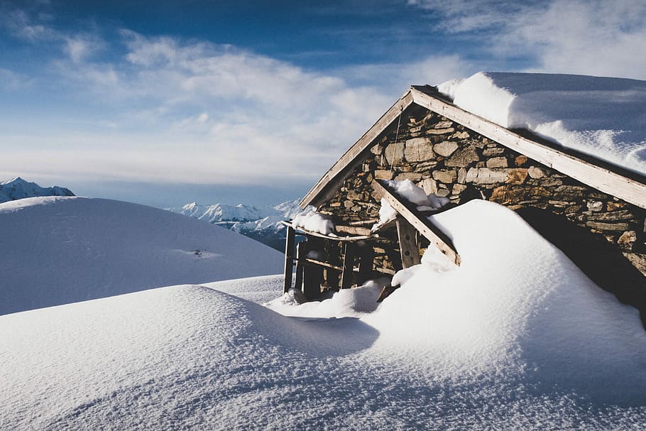 stone house in snowfield, snow-covered house, mountain, hill HD wallpaper