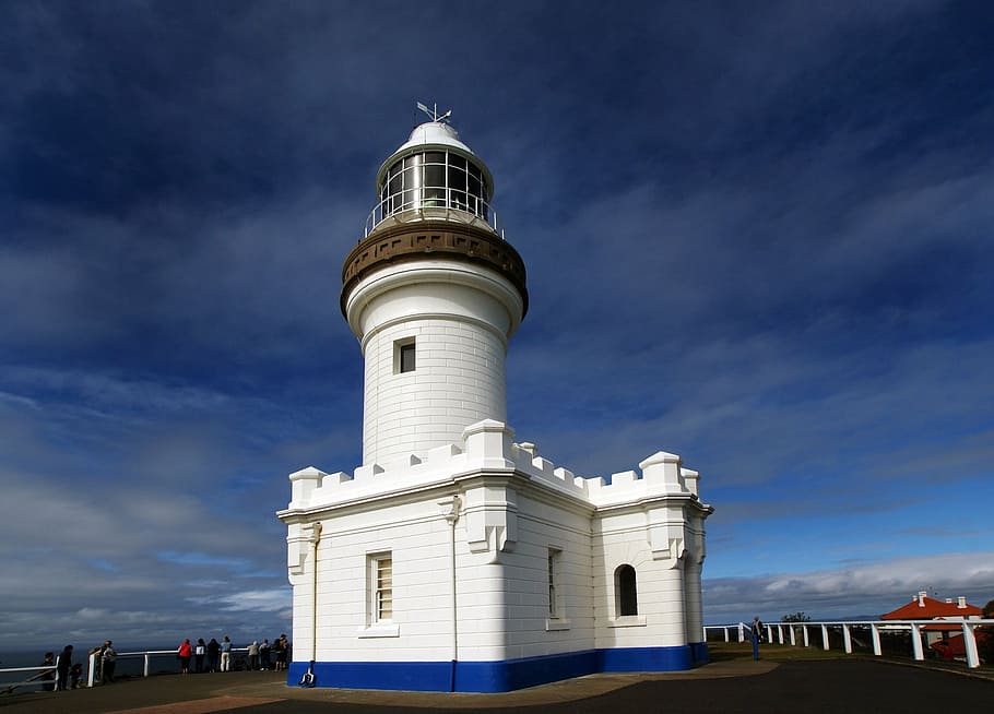 white and blue painted lighthouse, cape byron lighthouse, ocean HD wallpaper