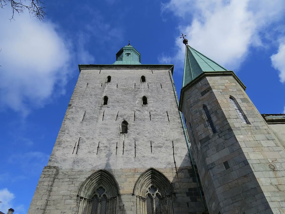 norway, main entrance to the cathedral in bergen in april, blue sky bergen, HD wallpaper