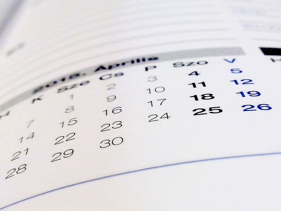 selective focus photography of white and black April calendar HD wallpaper