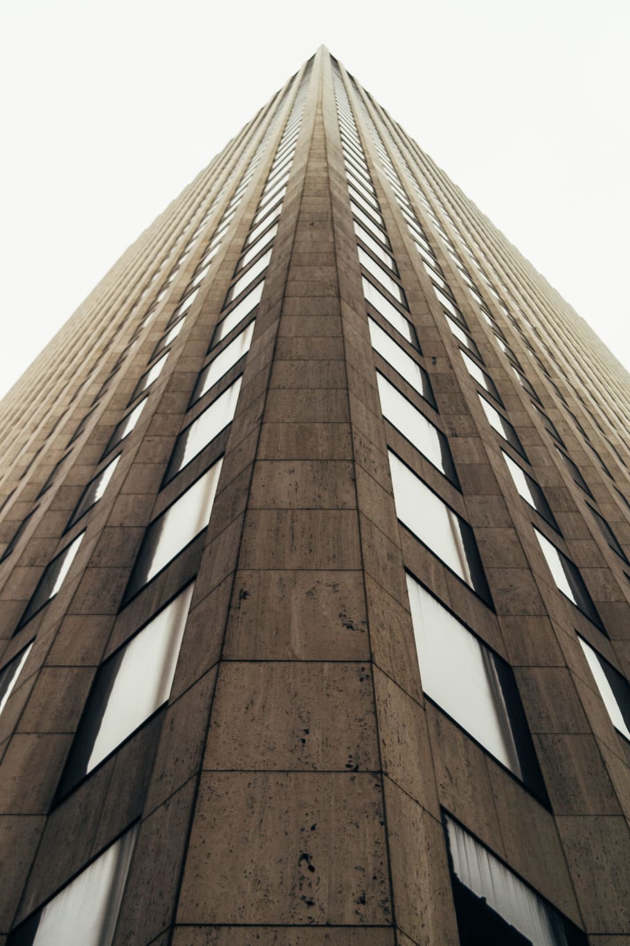 low angle photography of high-rise building, low angle photography gray concrete building HD wallpaper