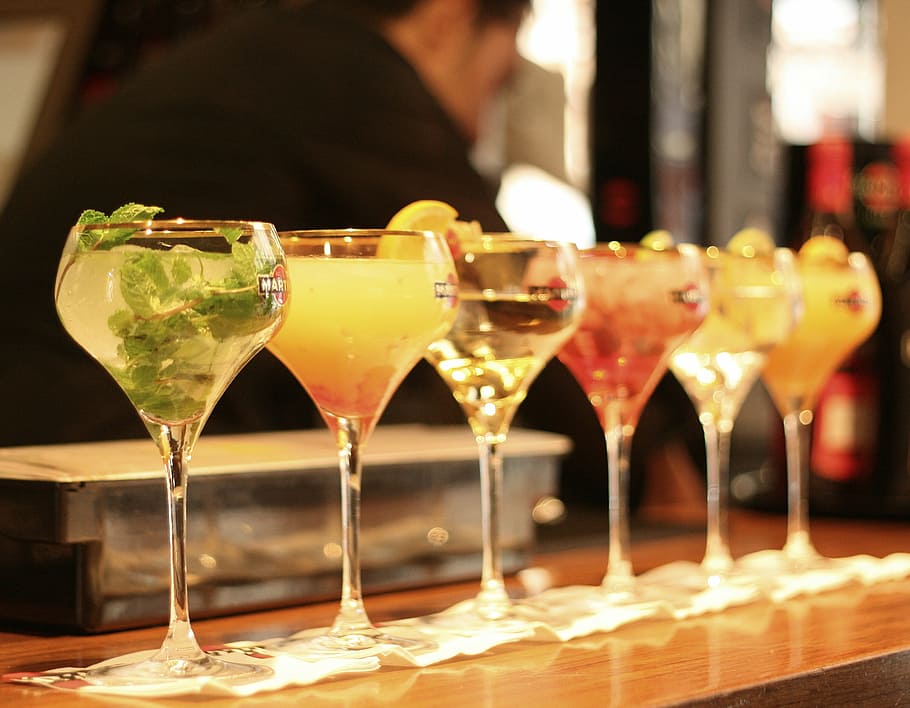 shallow focus photography of wine glasses, cups, bar, madrid HD wallpaper