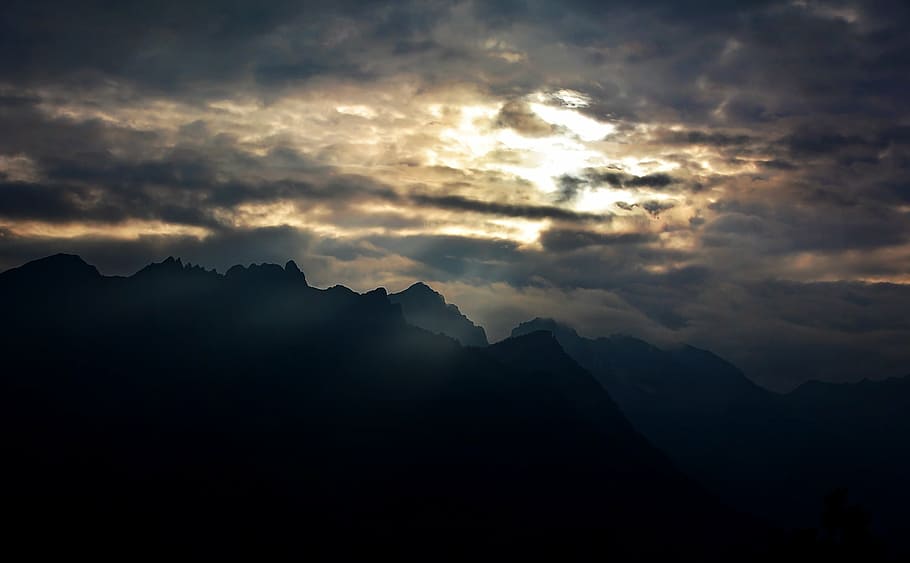 landscape, sunrise, mountains, sky, clouds, sunlight, lighting HD wallpaper