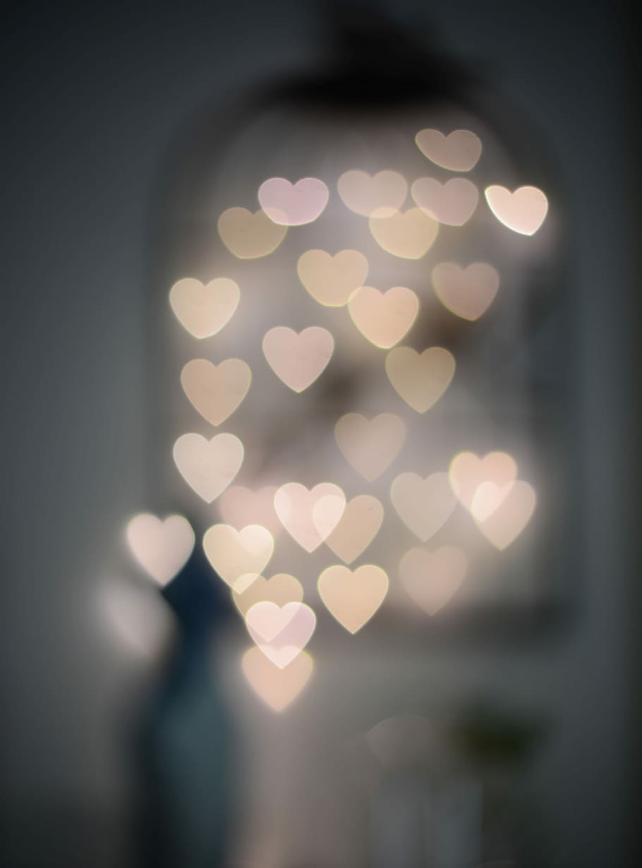 bokeh heart decor, lover, illuminated, glowing, lens flare HD wallpaper