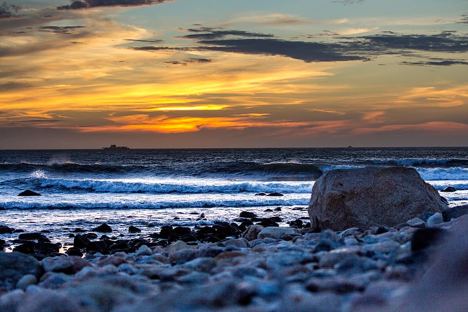 photo of seashore near sea during golden hour, beach, dawn HD wallpaper