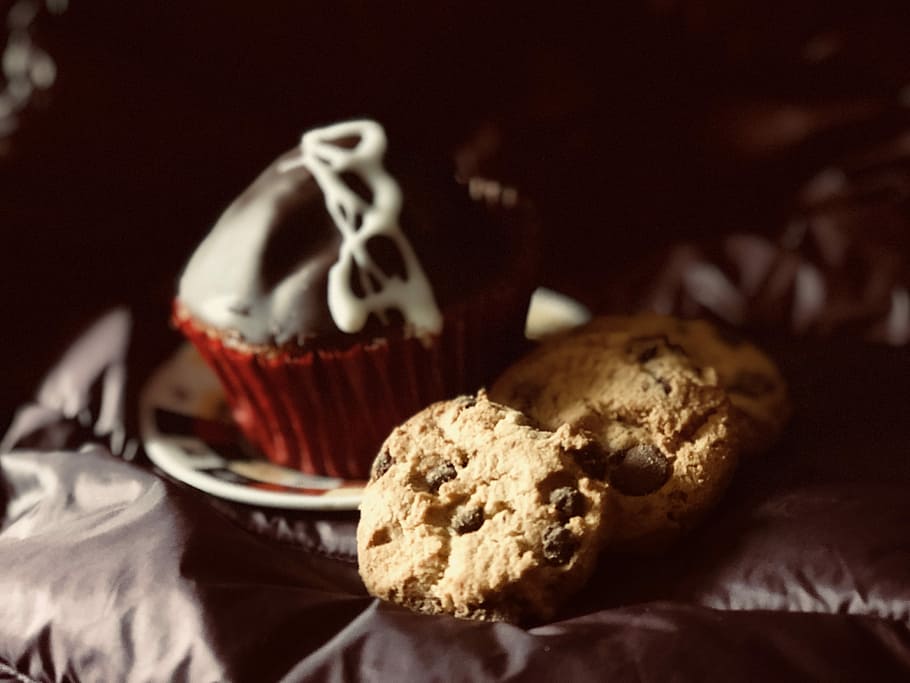 untitled, cookie, chocolate chip, cake, muffin, plate, food and drink HD wallpaper