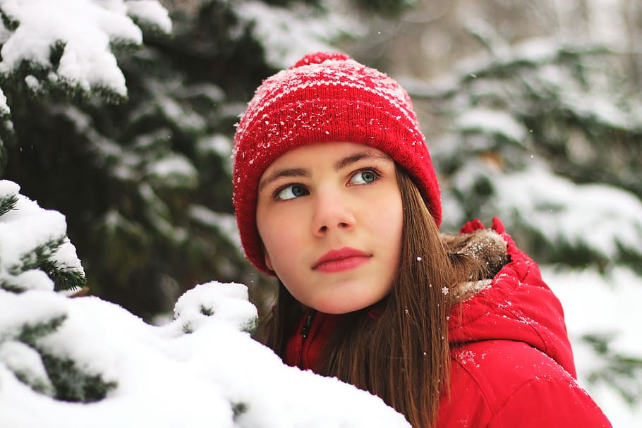 Girl wearing hat in winter snow and ice, people, face, lips, lipstick, HD wallpaper
