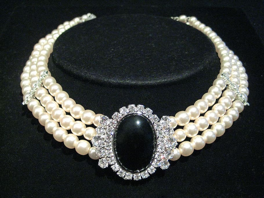 white pearl necklace, beads, jewellery, chain, pearl necklaces